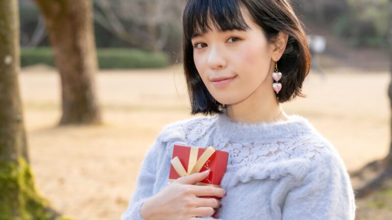 彼女が感動する誕生日サプライズ10選！成功のコツと注意点